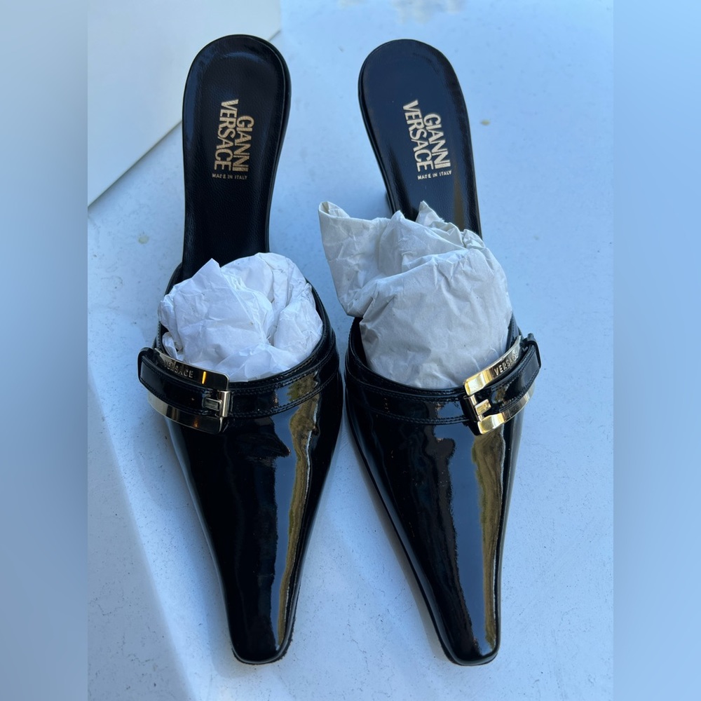 Women’s Versace heels